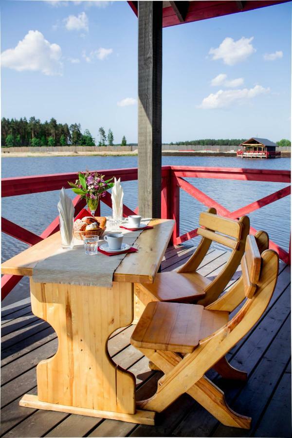Karpu Dikis-Kempings Viesites Jaunmārupe Zimmer foto